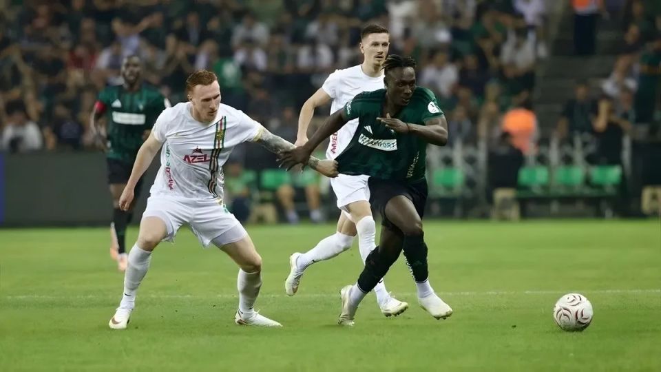 Kocaelispor, Amedspor'u 2-0'la Geçti: Yeni Transferler Şov Yaptı