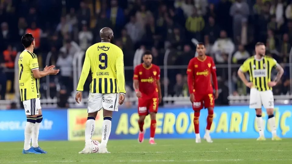 Göztepe, Fenerbahçe'yi Kadıköy'de 2-1 Mağlup Etti!