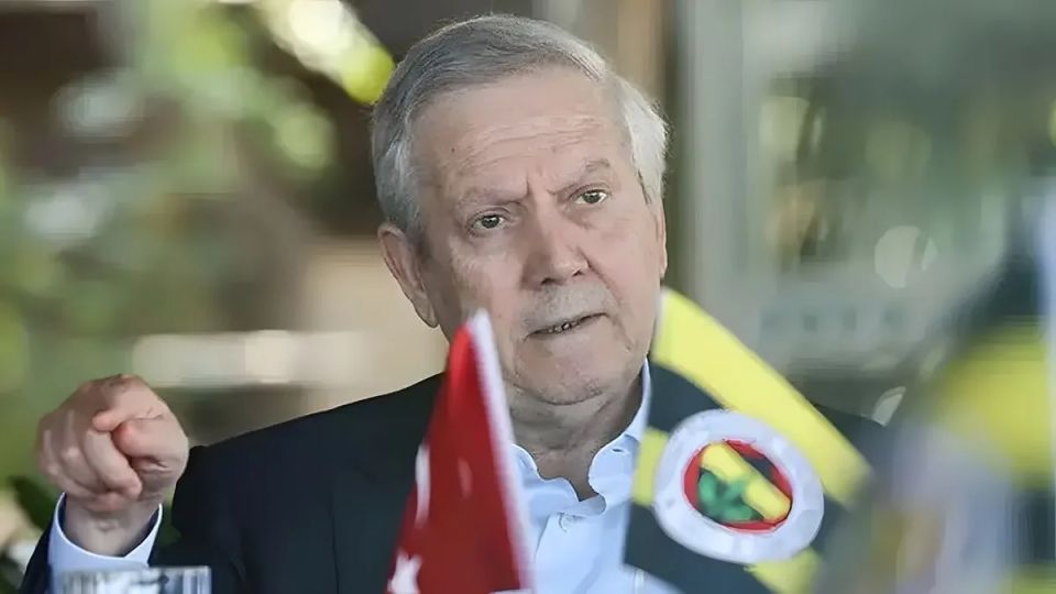 Aziz Yıldırım'dan Fenerbahçe'ye Sert Uyarı: "Böyle Olmaz"