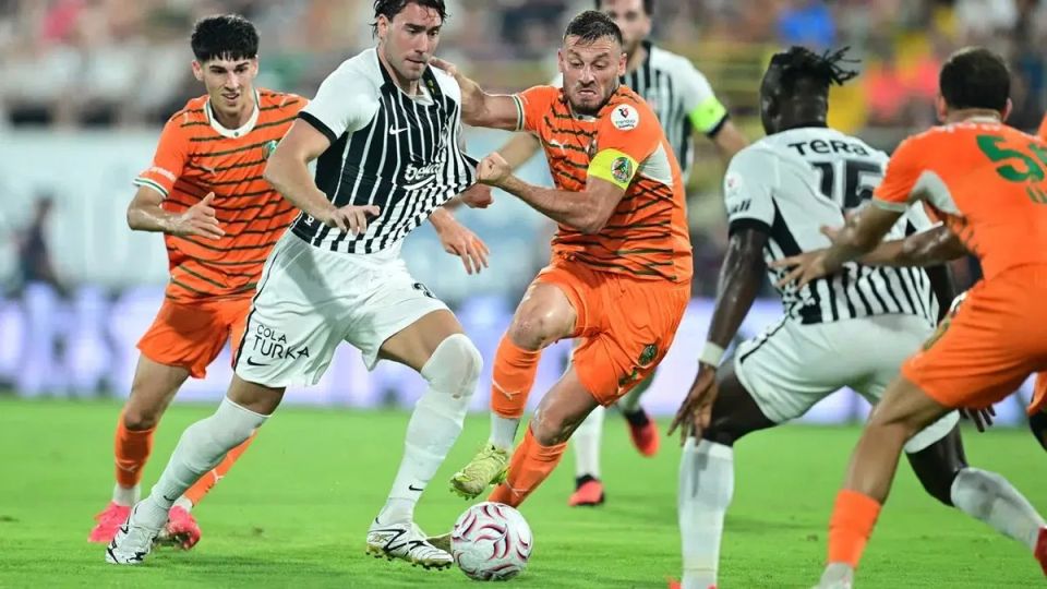 Beşiktaş, Alanya'da İlk Yenilgisini Aldı: 1-0
