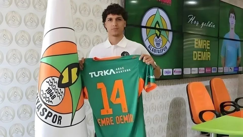 Emre Demir Alanyaspor'a Transfer Oldu: 3 Yıllık Sözleşme İmzalandı