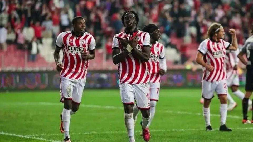 Samsunspor'da Ndiaye'nin Yerine Forvet Arayışı Sürüyor