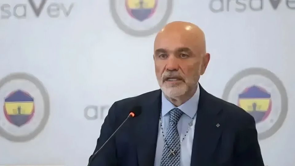 Fenerbahçe'de 4 Ayrılık: Cihan Kamer İsimleri Açıkladı