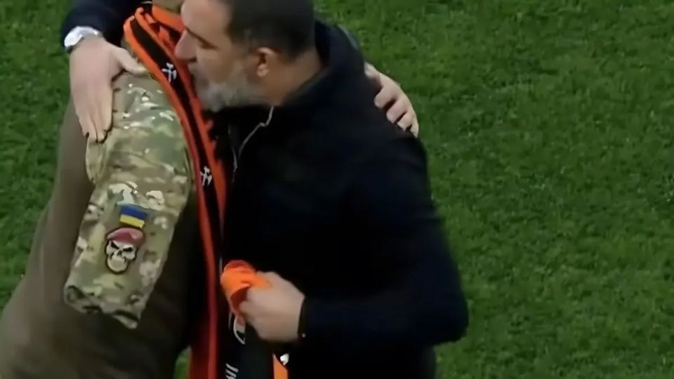Arda Turan'dan Savaş Gazisine Anlamlı Jest