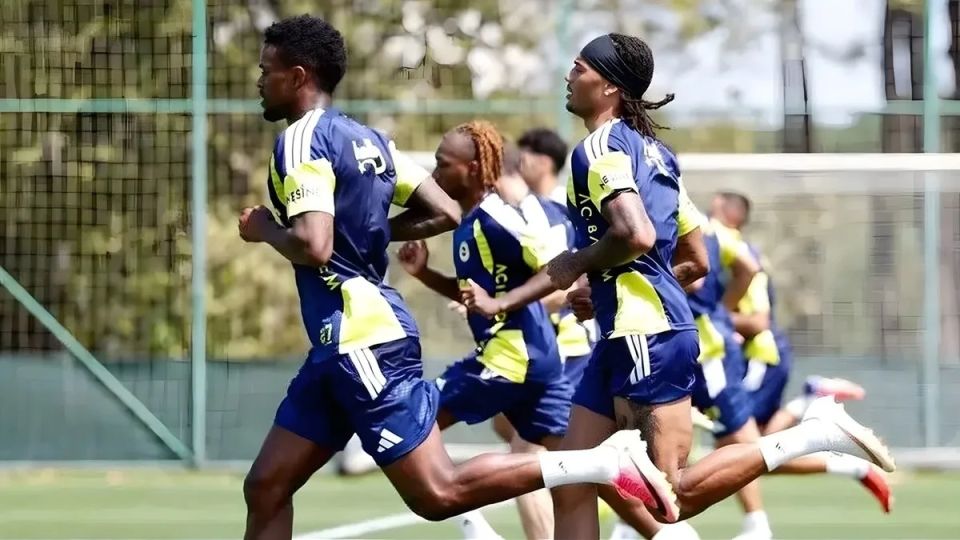 Fenerbahçe, Lyon Maçı Öncesi Hazırlıklarını Tamamladı