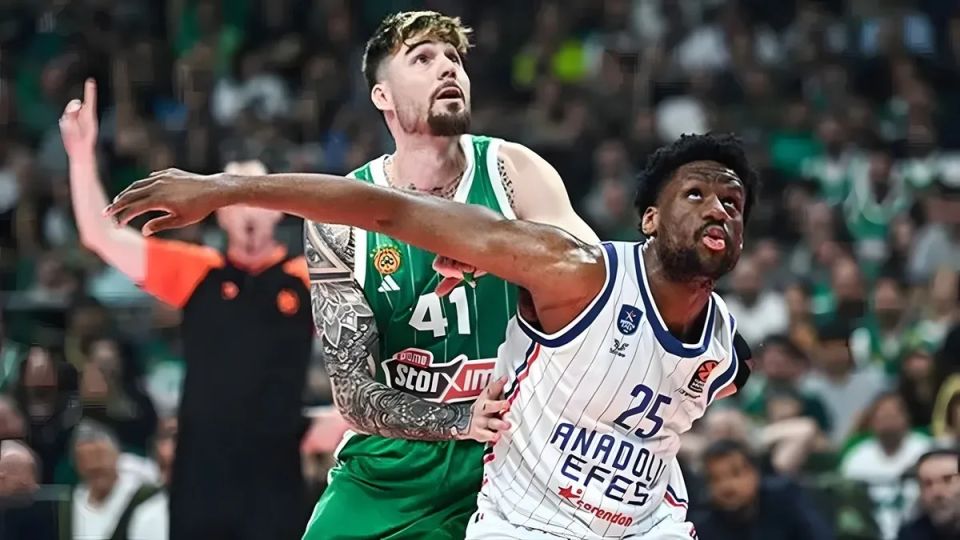 Anadolu Efes, Panathinaikos Karşısında Güçlü Bir Zafer Elde Etti