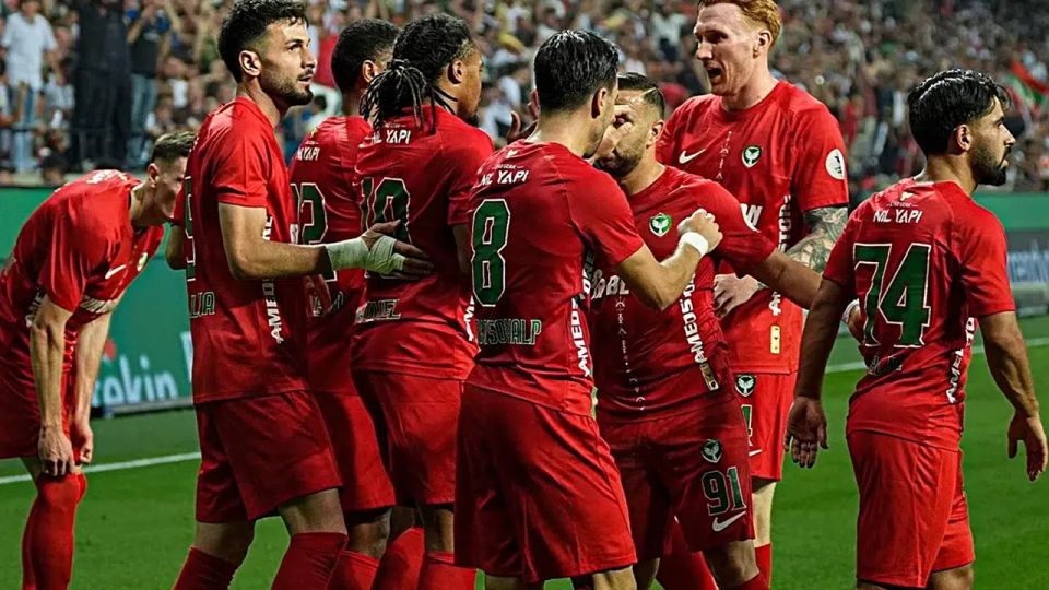 Amedspor, Başakşehir'i Farklı Geçti: 5-0