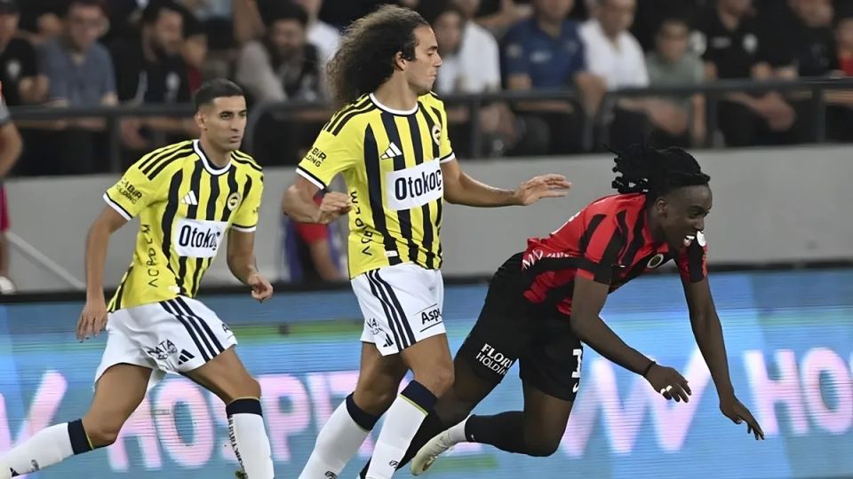 Gençlerbirliği, Fenerbahçe'yi 2-1 Mağlup Etti: Sezona Sürpriz Başlangıç
