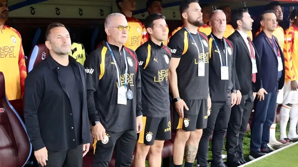 Galatasaray'da Okan Buruk'a Yönelik Eleştiriler Artıyor