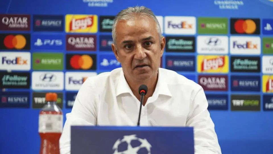 Fenerbahçe'den İsmail Kartal'a Güvenoyu: Göreve Devam