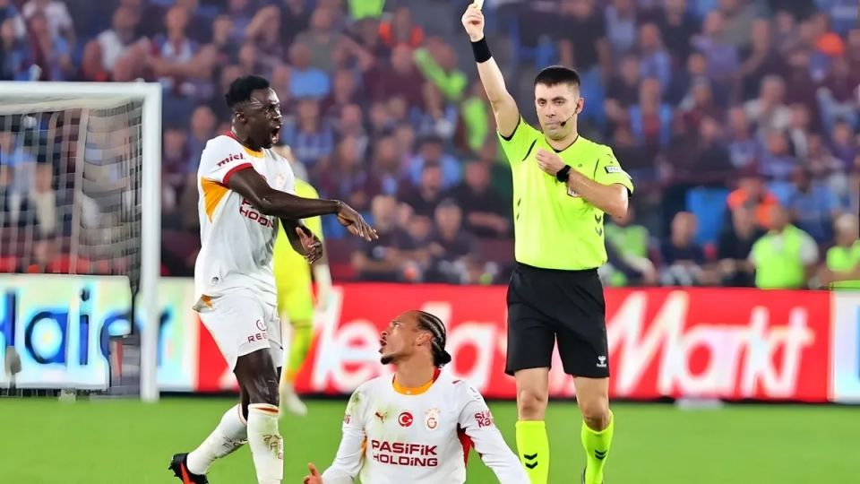 Trabzonspor-Galatasaray Maçında Hakem Kararları Tartışma Yarattı