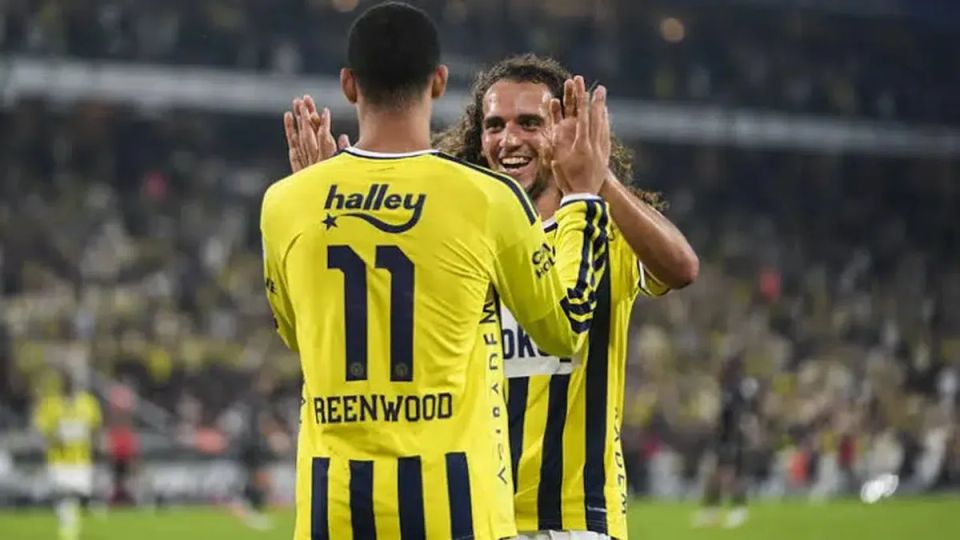 Fenerbahçe, Konyaspor'u 4-2 Mağlup Etti: Kadıköy'de Gol Yağmuru