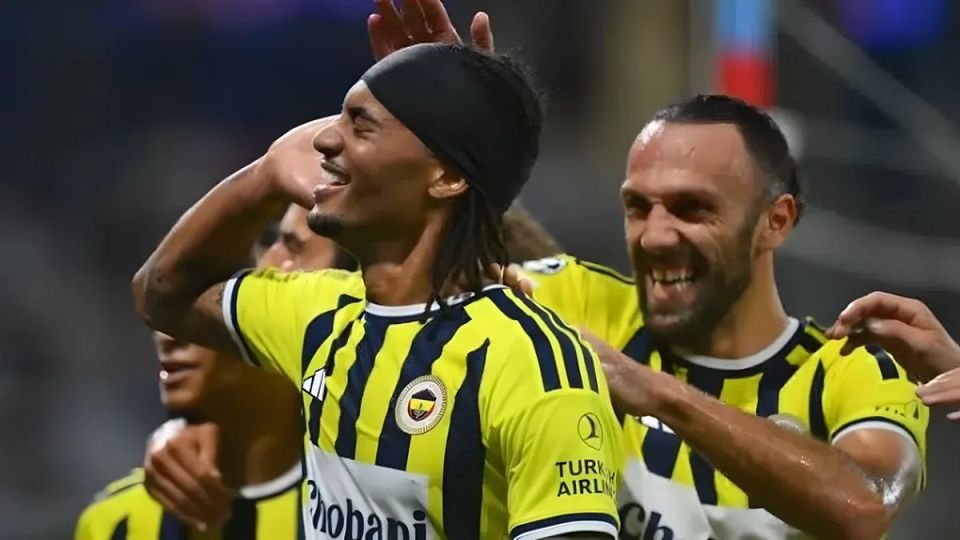 Fenerbahçe Lyon'u Devirerek Şampiyonlar Ligi'nde