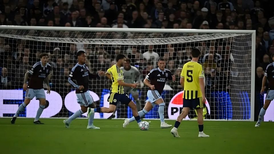 Fenerbahçe'nin Slavia Prag Karşısında Kaçırdığı Fırsat: Tribünlerden İsmail Kartal'a Tepki