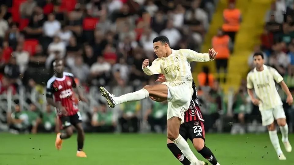 Fenerbahçe, Eyüpspor Maçına Hazırlanıyor: Asensio Geri Dönüyor, Mert Müldür Yok