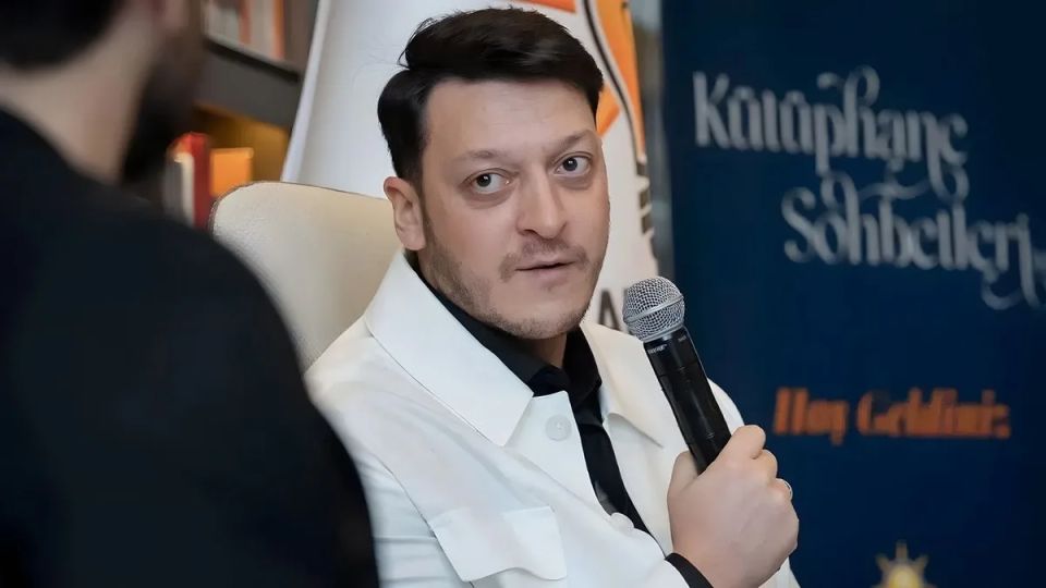 Mesut Özil'den FIFA'ya Çifte Standart Eleştirisi