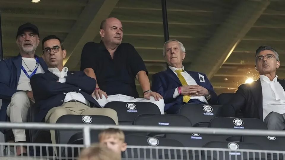 Fenerbahçe'de Kadro Dışı İddiaları: 4 Futbolcu İçin Karar Bekleniyor