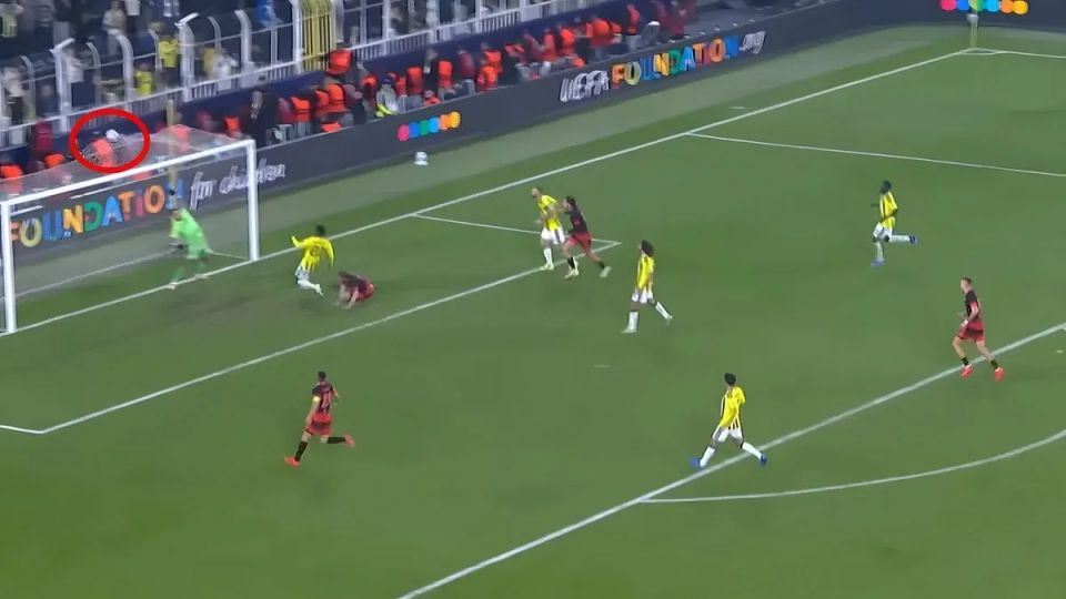 Fenerbahçe'ye 90. Dakikada Gelen Şok: Slavia Prag Beraberliği ve Kaçan Milyonlar