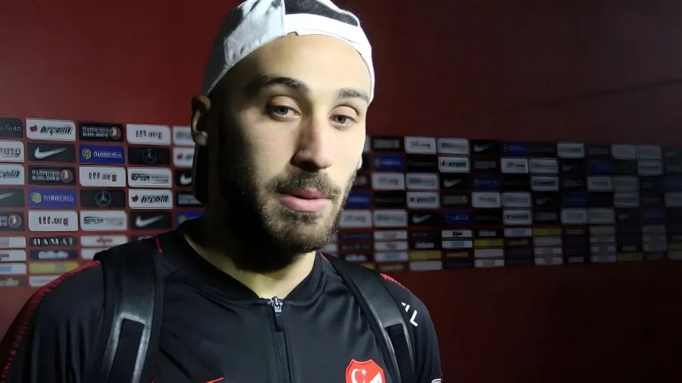 Cenk Tosun'dan Fenerbahçe Transferi Üzerine Duygusal Açıklamalar