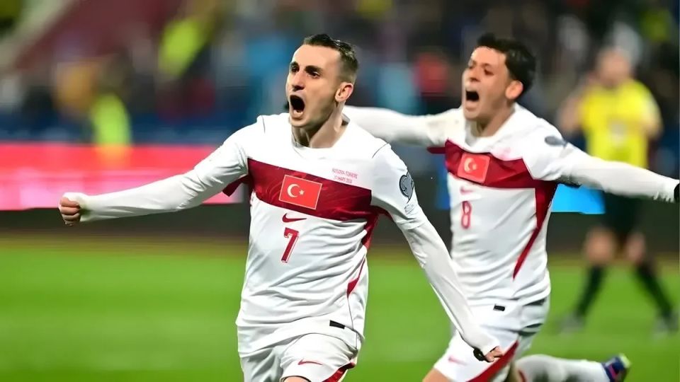 Türkiye-İtalya Maçı Bursa'da Heyecan Yaratıyor: Biletler, Ulaşım ve Detaylar